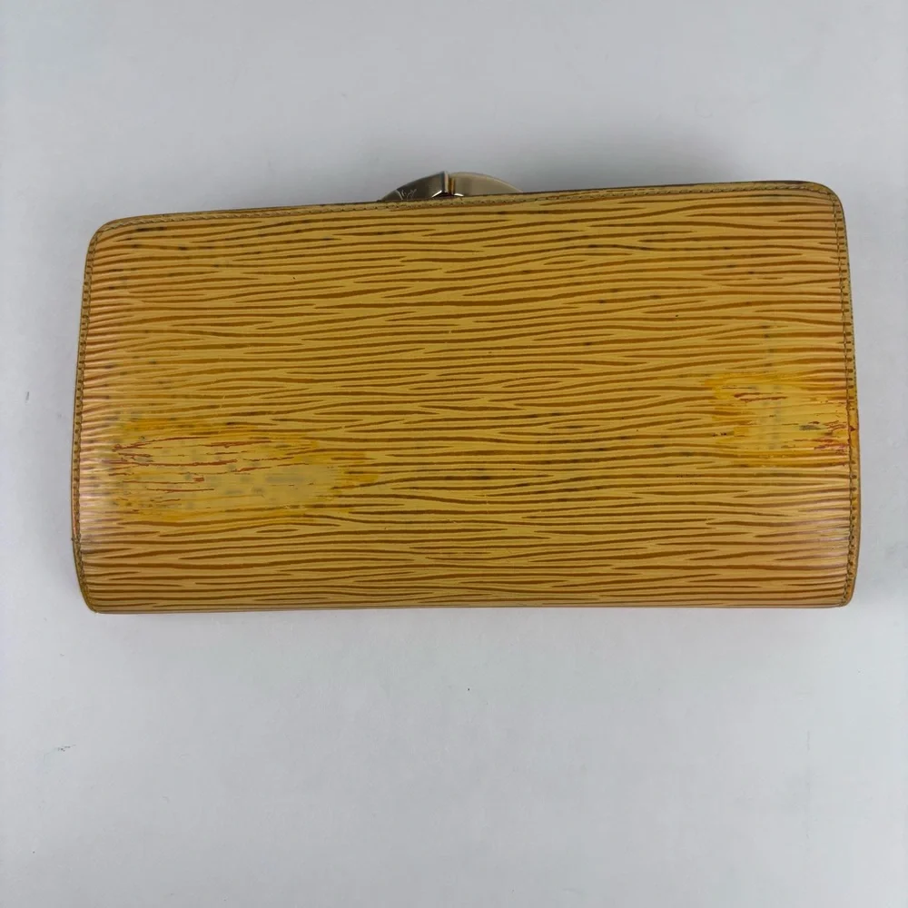 AUTHENTIC Louis Vuitton Epi Leather French Purse Kiss Lock Wallet Yellow MI0368